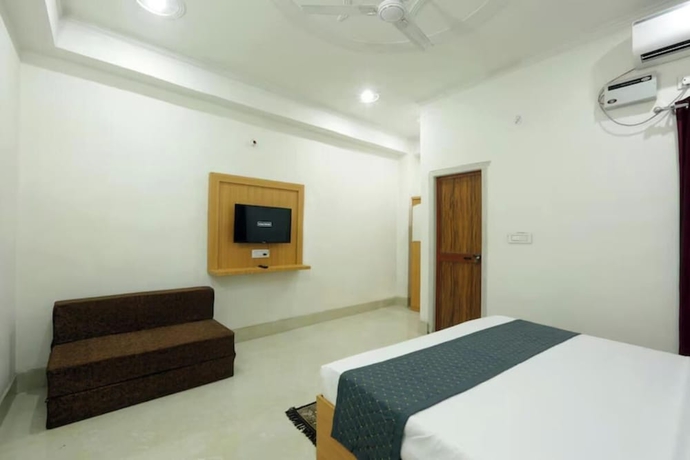 Imagen de la habitación del Hotel Dwarkadhish Plaza. Foto 4