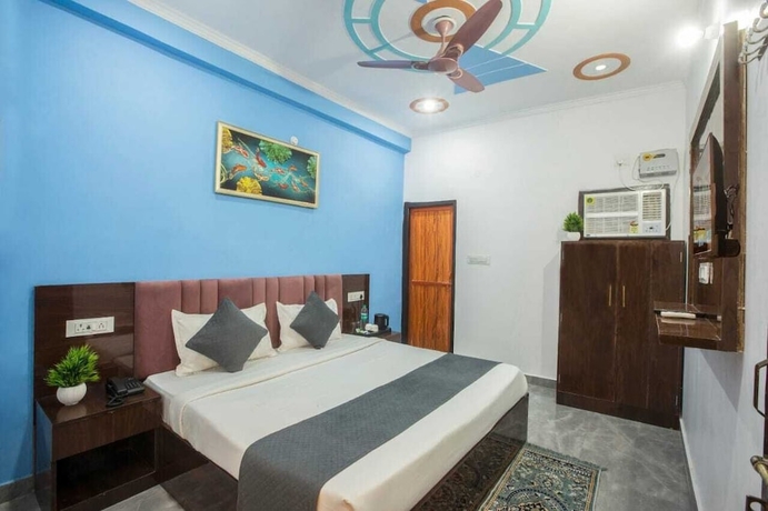 Imagen de la habitación del Hotel Dwarkadhish Plaza. Foto 6