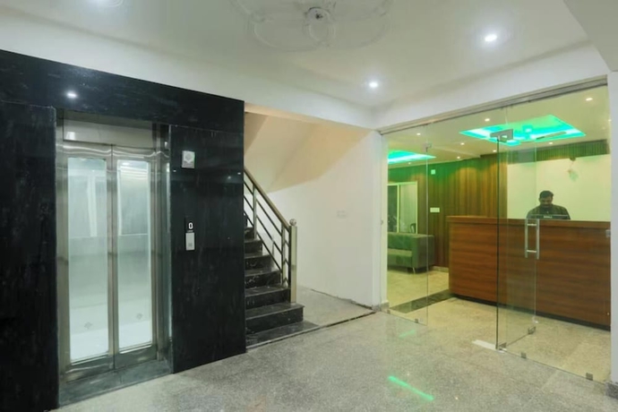 Imagen de los interiores del Hotel Dwarkadhish Plaza. Foto 10