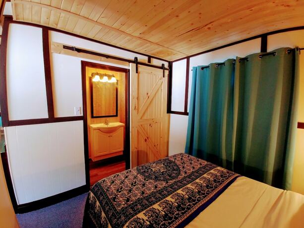 Imagen general del Hotel Dwight Riverside Inn. Foto 4