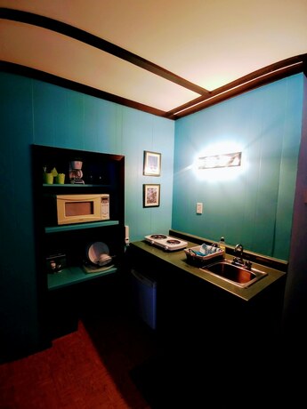 Imagen general del Hotel Dwight Riverside Inn. Foto 10