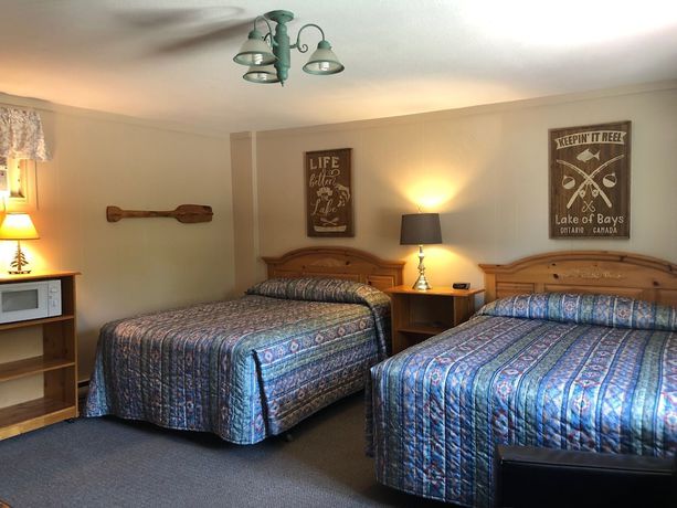 Imagen de la habitación del Hotel Dwight Village Motel. Foto 11