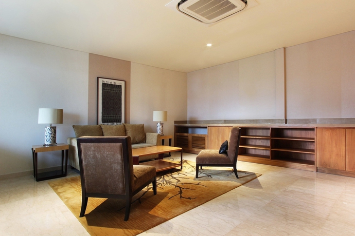 Imagen de los interiores del Hotel Dwijaya House Of Pakubuwono. Foto 14