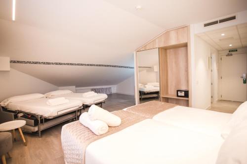 Imagen de la habitación del Hotel Dwo Ábaster. Foto 8