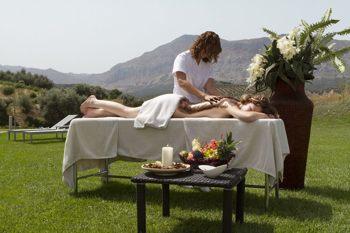 Imagen de los exteriores del Hotel Dwo Convento La Magdalena. Foto 6