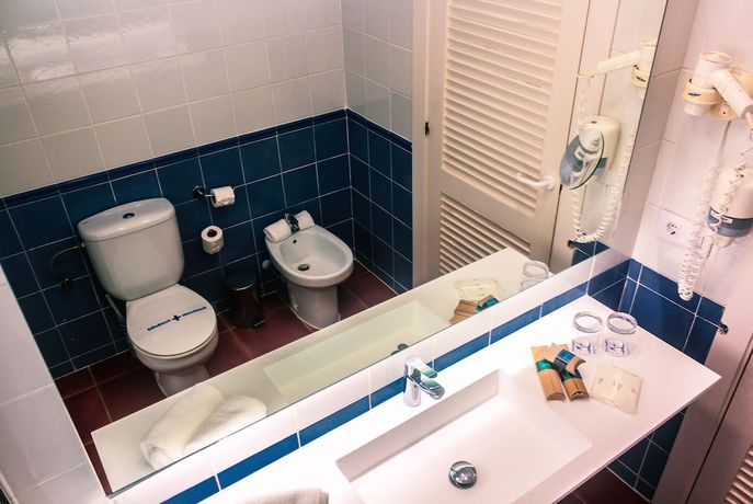 Imagen de la habitación del Hotel Dwo Les Palmeres. Foto 9