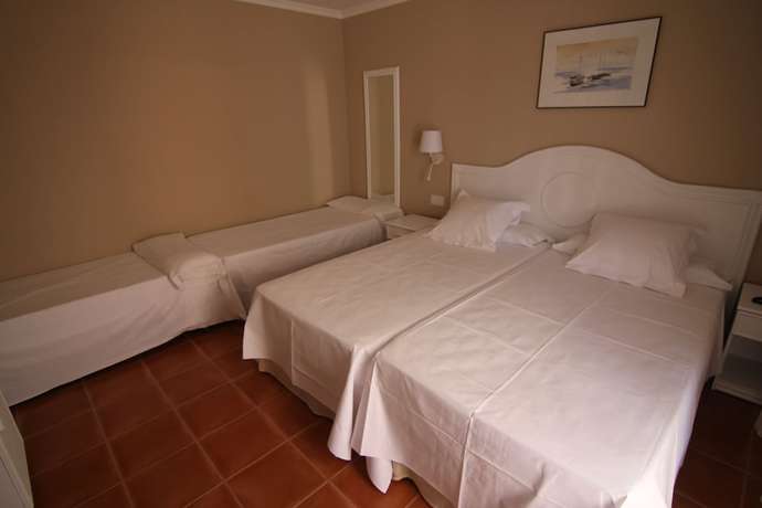 Imagen de la habitación del Hotel Dwo Les Palmeres. Foto 13