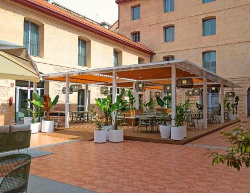 Imagen de los exteriores del Hotel Dwo Valencia. Foto 29