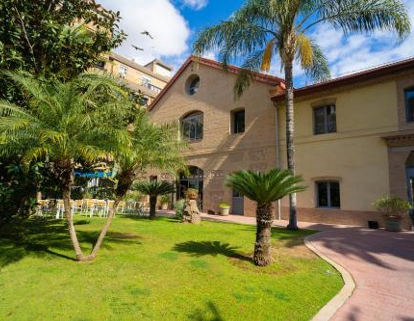 Imagen de los exteriores del Hotel Dwo Valencia. Foto 30