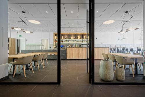 Imagen del bar/restaurante del Hotel Dwo Yuste Alcalá. Foto 3