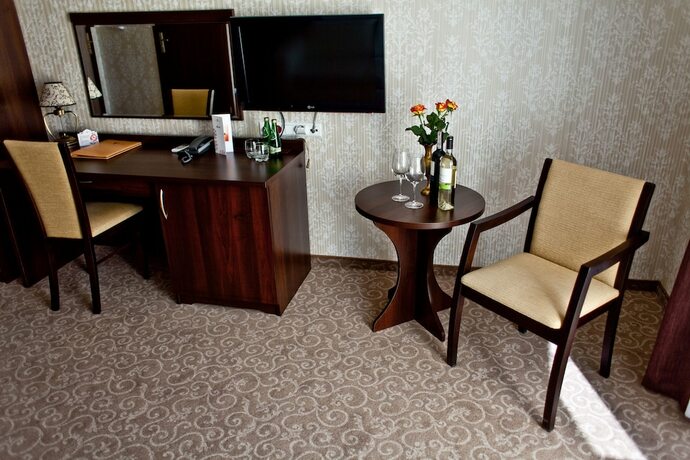 Imagen de la habitación del Hotel Dw&oacute;r Dwikozy. Foto 15