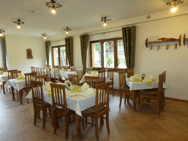 Imagen de los interiores del Hotel Dw&oacute;r Karol&oacute;wka. Foto 12