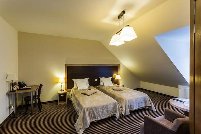 Imagen general del Hotel Dw&oacute;r Kombornia Folwark. Foto 1