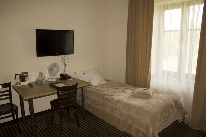 Imagen general del Hotel Dw&oacute;r Kombornia Folwark. Foto 5