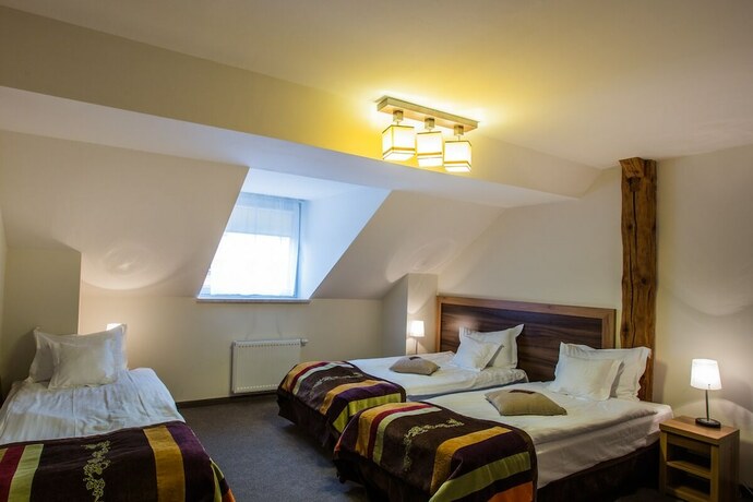 Imagen general del Hotel Dw&oacute;r Kombornia Folwark. Foto 9