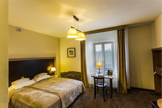 Imagen general del Hotel Dw&oacute;r Kombornia Folwark. Foto 10