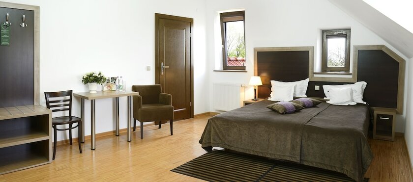 Imagen general del Hotel Dw&oacute;r Kombornia Folwark. Foto 13
