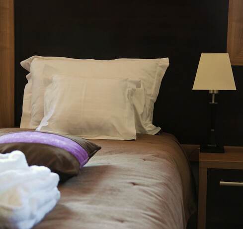 Imagen de la habitación del Hotel Dw&oacute;r Kombornia Folwark. Foto 17