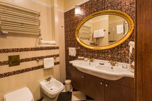 Imagen de la habitación del Hotel Dw&oacute;r Kombornia&spa. Foto 9