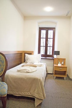 Imagen de la habitación del Hotel Dw&oacute;r Kombornia&spa. Foto 10
