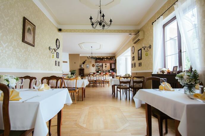 Imagen general del Hotel Dw&oacute;r Konstancin. Foto 3