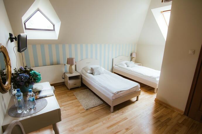 Imagen de la habitación del Hotel Dw&oacute;r Konstancin. Foto 19