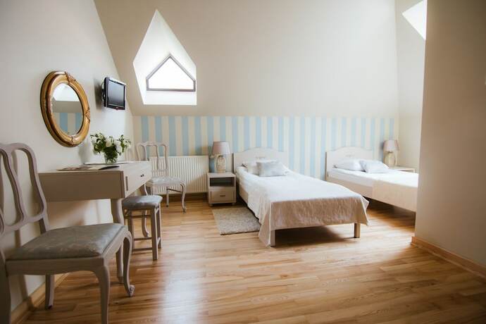 Imagen de la habitación del Hotel Dw&oacute;r Konstancin. Foto 20