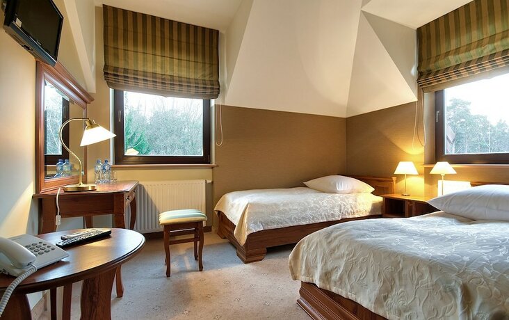 Imagen general del Hotel Dw&oacute;r Konstancin. Foto 12