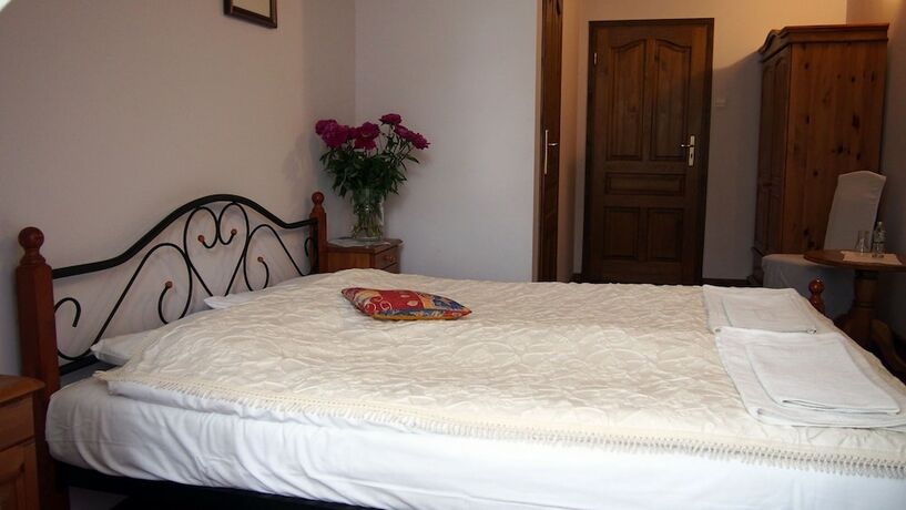 Imagen de la habitación del Hotel Dw&oacute;r w Bychowie. Foto 12
