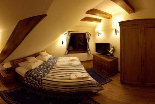Imagen de la habitación del Hotel Dw&oacute;r w Zabużu. Foto 10