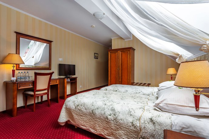 Imagen de la habitación del Hotel Dworek Tryumf Dąbrowscy Sp&oacute;łka Jawna. Foto 8