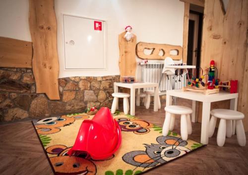 Imagen de los interiores del Hotel Dworek nad Wisłą. Foto 18