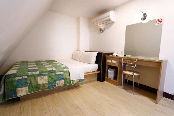 Imagen de la habitación del Hotel D.y.. Foto 3