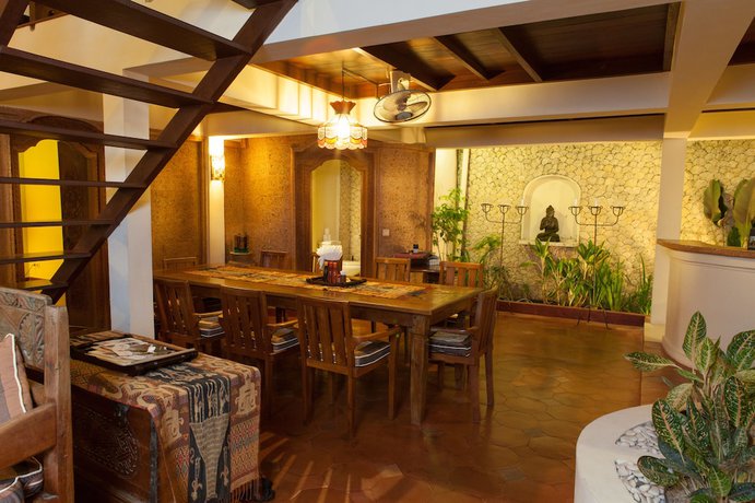 Imagen del bar/restaurante del Hotel Dyana Villas. Foto 3