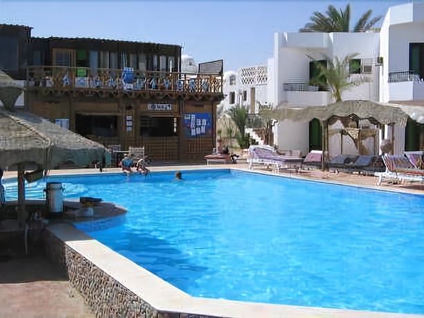 Imagen de la piscina del Hotel Dyarna Dahab. Foto 14