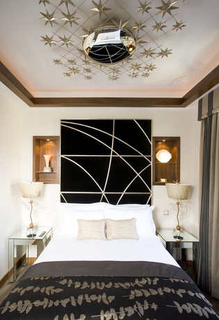 Imagen de la habitación del Hotel Dylan. Foto 9