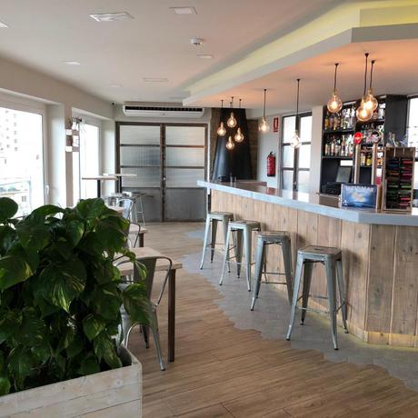 Imagen del bar/restaurante del Hotel Dynamic Hotels Caldetes Barcelona. Foto 2