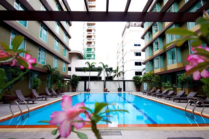 Imagen de la piscina del Hotel Dynasty Grande. Foto 14