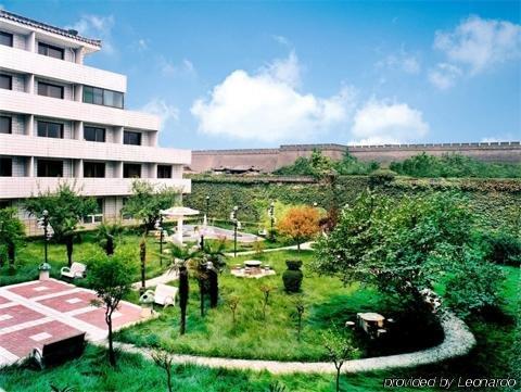 Imagen de los exteriores del Hotel Dynasty, Lianhu. Foto 8