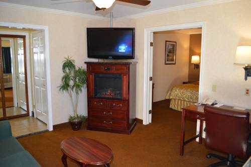 Imagen de la habitación del Hotel Dynasty Suites Redlands. Foto 4