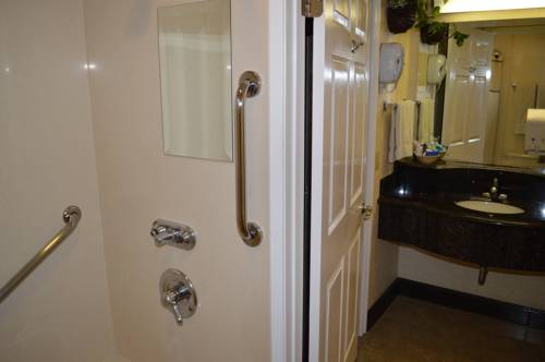 Imagen de la habitación del Hotel Dynasty Suites Redlands. Foto 5