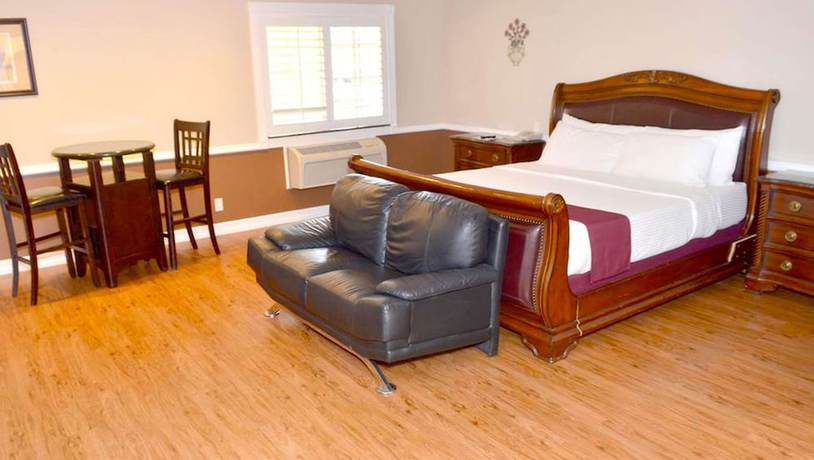 Imagen de la habitación del Hotel Dynasty Suites Riverside. Foto 14