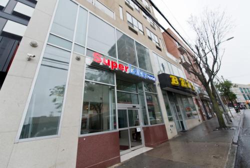 Imagen general del Hotel Dynasty and Suites New York LaGuardia. Foto 5
