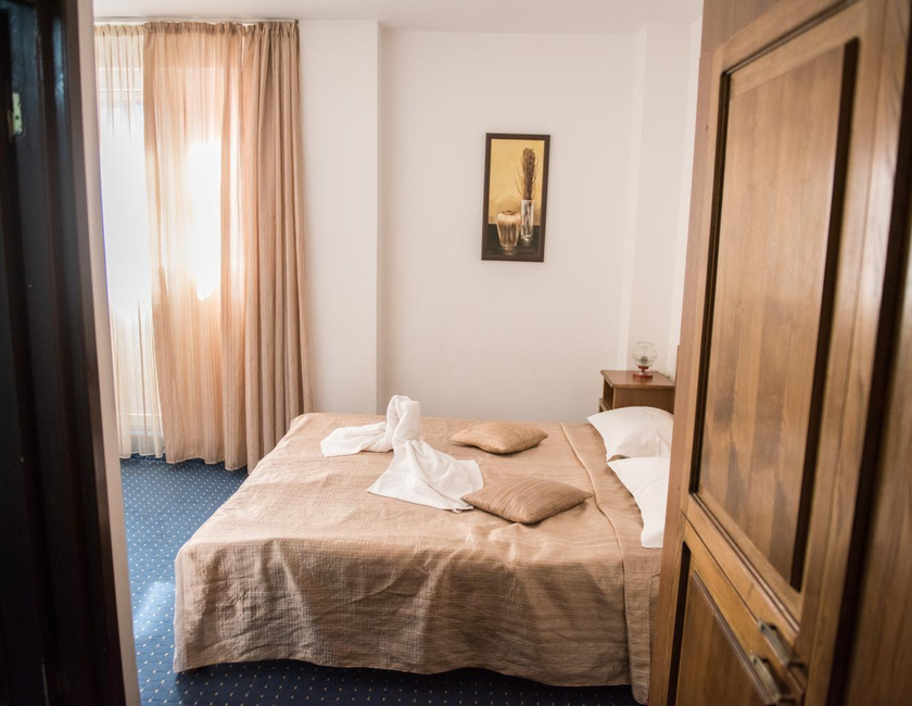 Imagen general del Hotel Dynes. Foto 4