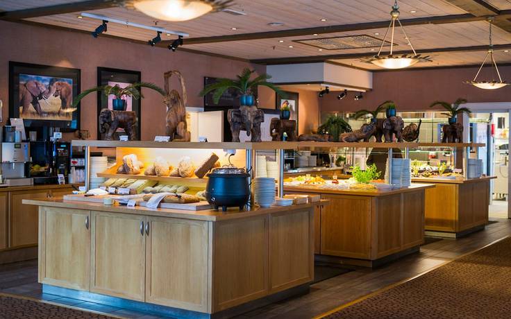 Imagen del bar/restaurante del Hotel Dyreparken Safarihotell. Foto 3