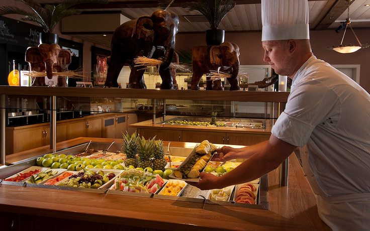 Imagen del bar/restaurante del Hotel Dyreparken Safarihotell. Foto 6