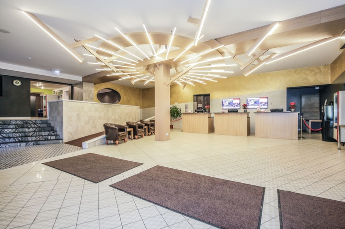 Imagen de los interiores del Hotel Dzingel. Foto 16