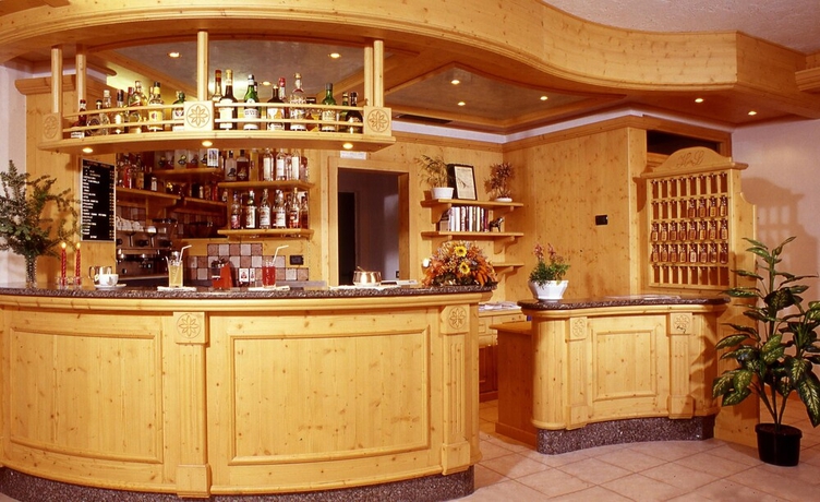 Imagen de los interiores del Hotel E Appartamenti Al Larice. Foto 18
