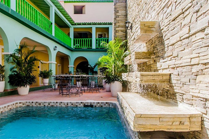 Imagen general del Hotel E LA CALESA. Foto 6