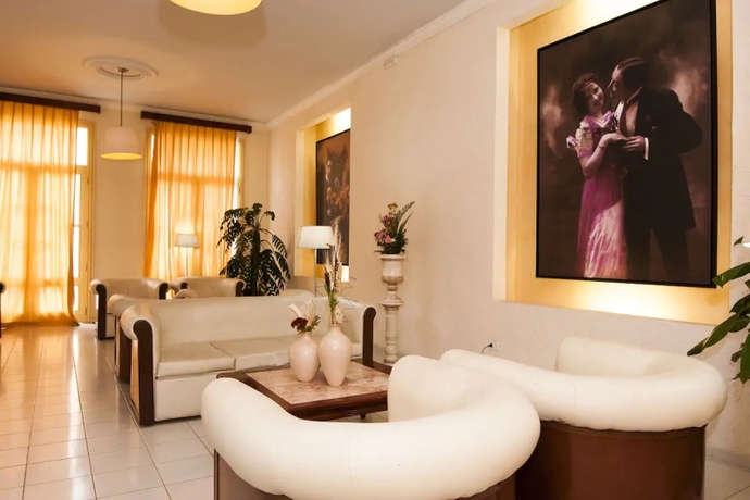 Imagen de los interiores del Hotel E La Ronda. Foto 8